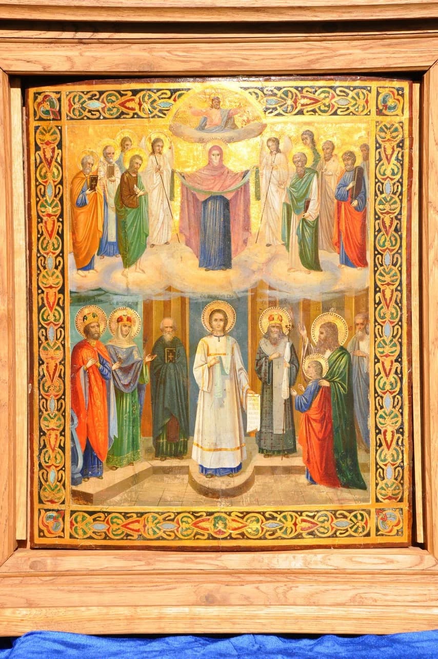 Икона Покрова Пресвятой Богородицы, написанная около 1904 года в память избавления от смертельной опасности во время боев в русско-японской войне