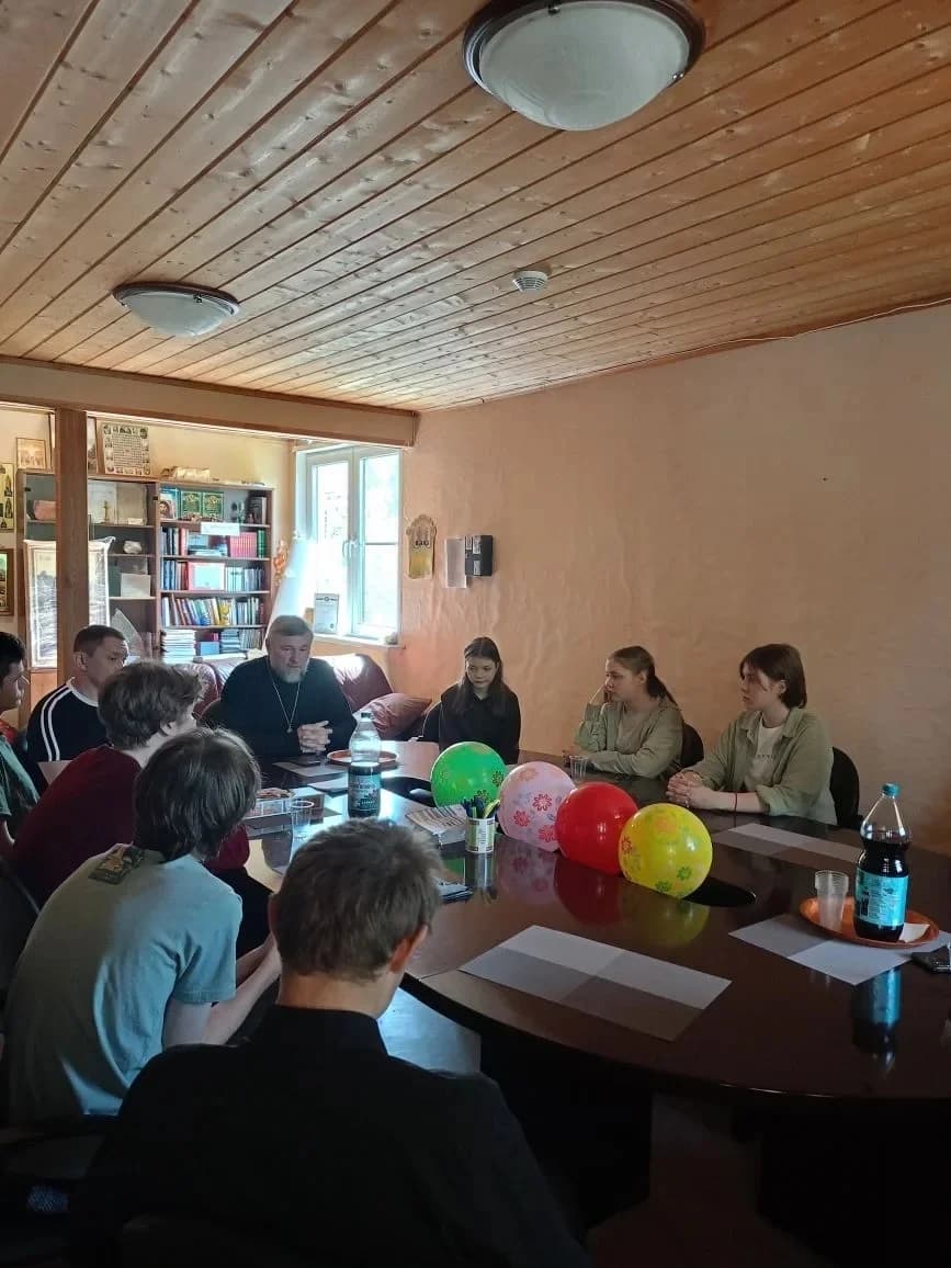 В воскресенье 17 мая на очередной встрече нашей молодёжной группы "ПроСвет" мы говорили о…