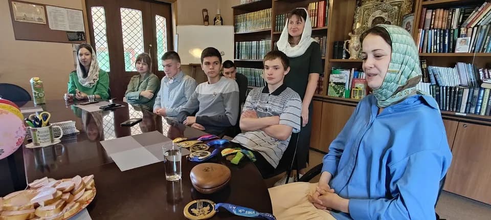 В день Святой Троицы на очередную встречу нашей молодёжной группы "ПроСвет" мы пригласили…