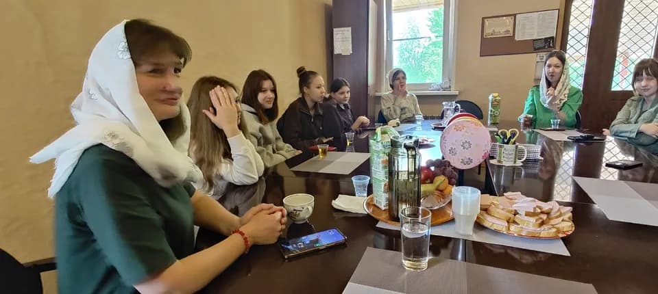 В день Святой Троицы на очередную встречу нашей молодёжной группы "ПроСвет" мы пригласили…