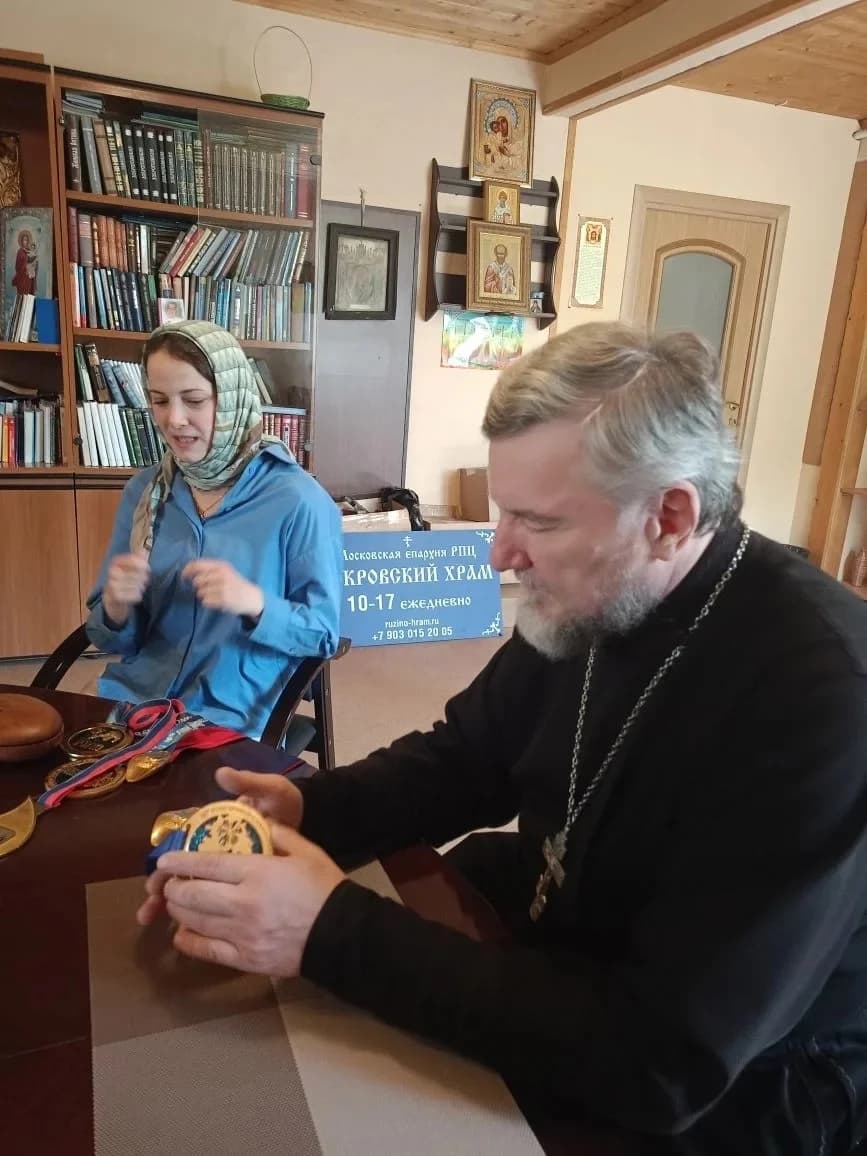 В день Святой Троицы на очередную встречу нашей молодёжной группы "ПроСвет" мы пригласили…