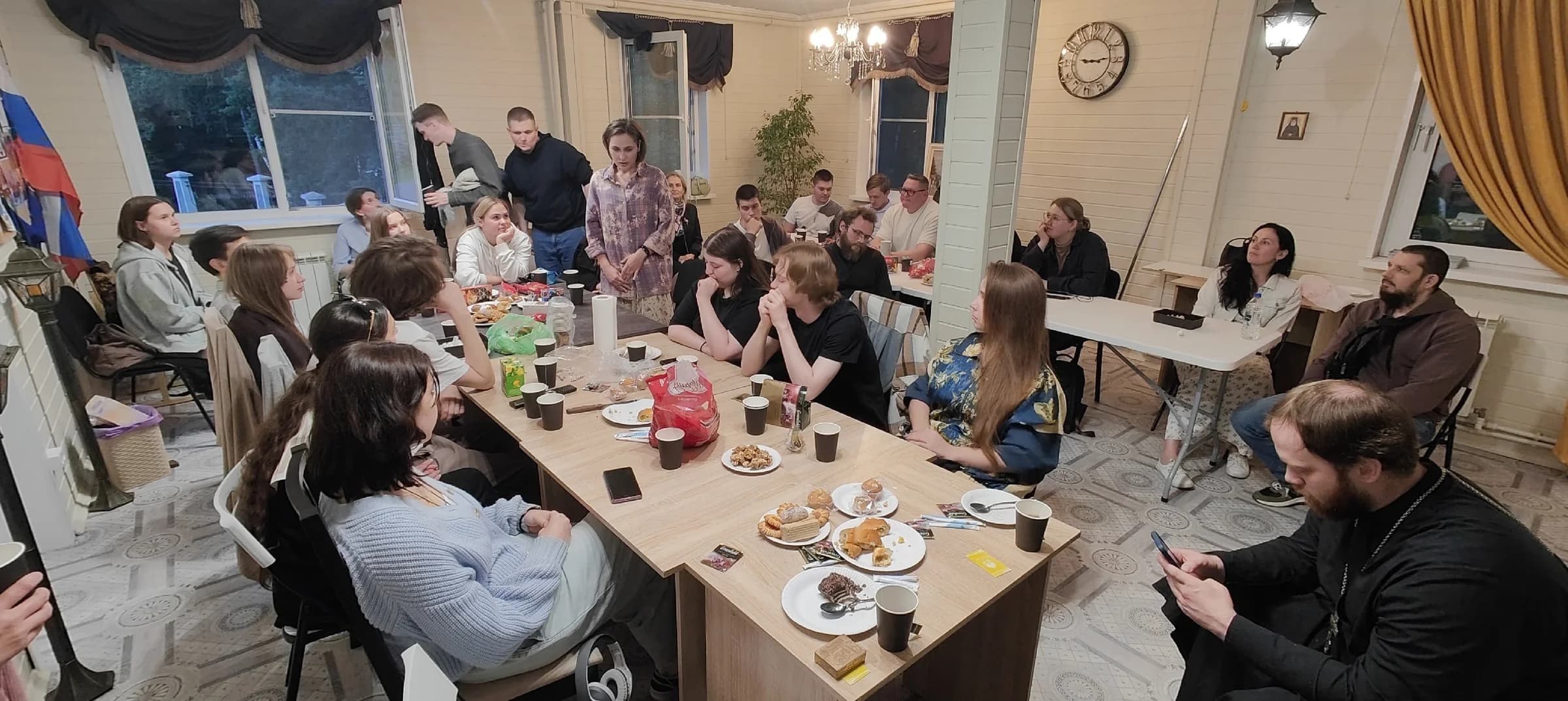 На следующий же день после возвращения с Валаама молодёжная группа "Гофер" собралась в…