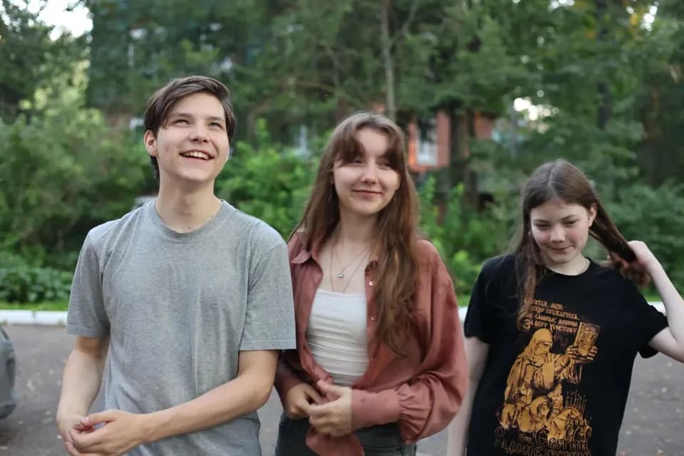 Каждое утро у нас начиналось с зарядки и утренних молитв