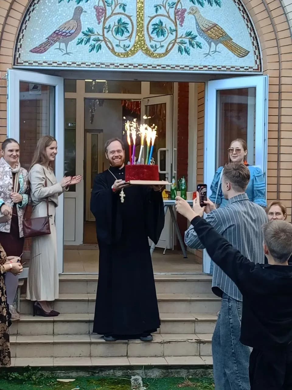 13 сентября часть нашей молодёжной группы ездила на день  рождения (2 года) молодёжной…