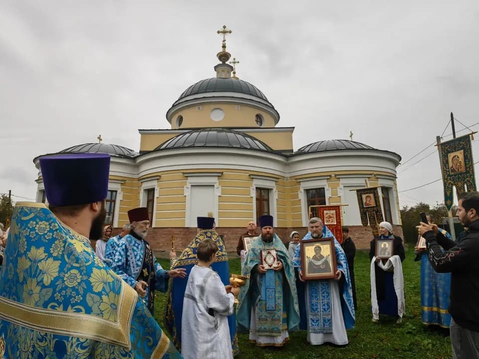 14 октября, в день Покрова Пресвятой Богородицы Божественную литургию и праздничный…